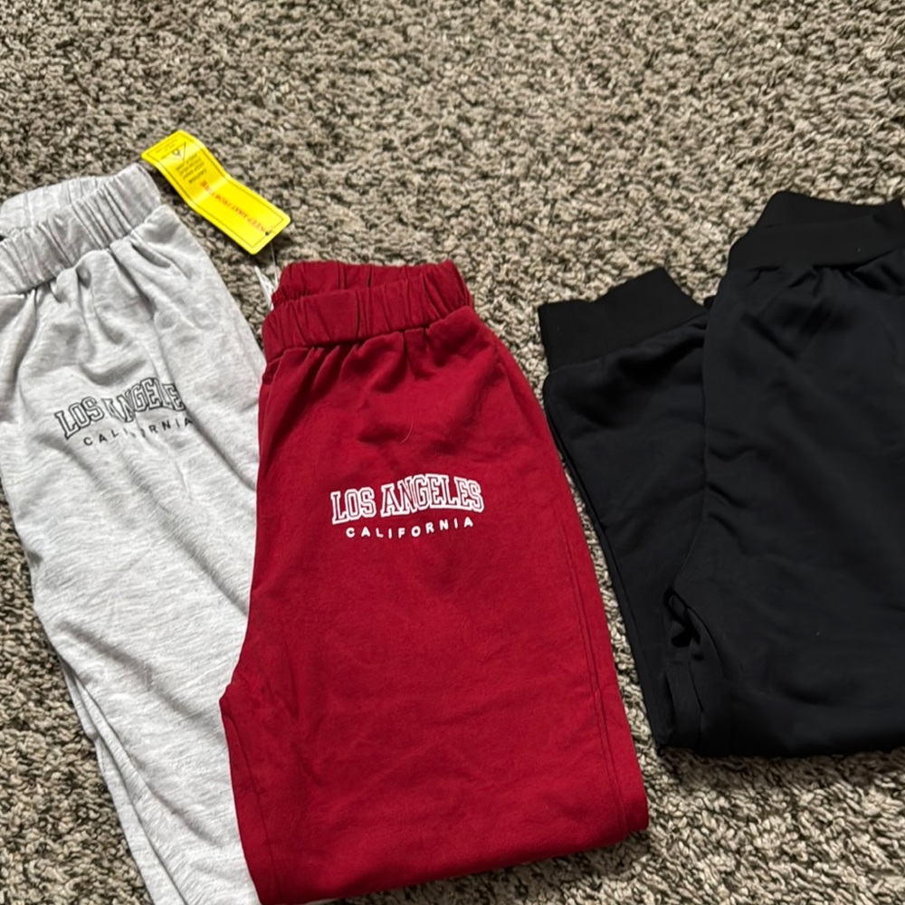 SHEIN Kids Los Angeles Joggers - Red, Gray, Black